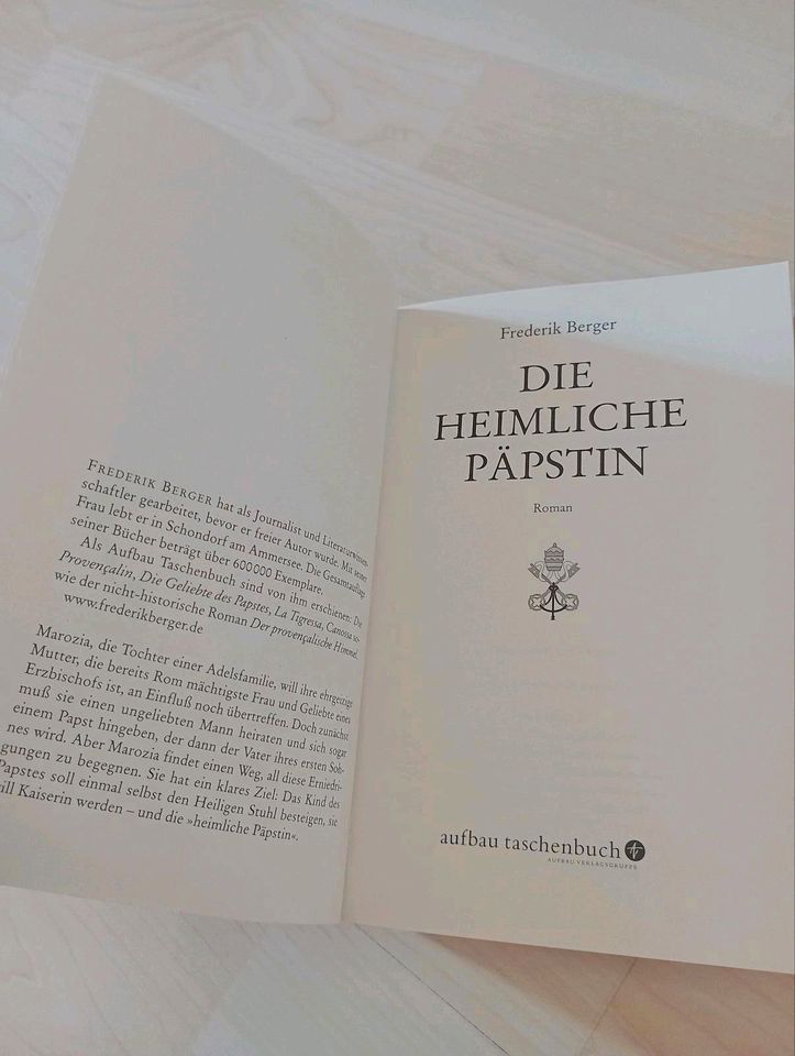 10 schöne historische Romane, Päpstin, Nonne, Wanderhure, Hebamme in Berlin