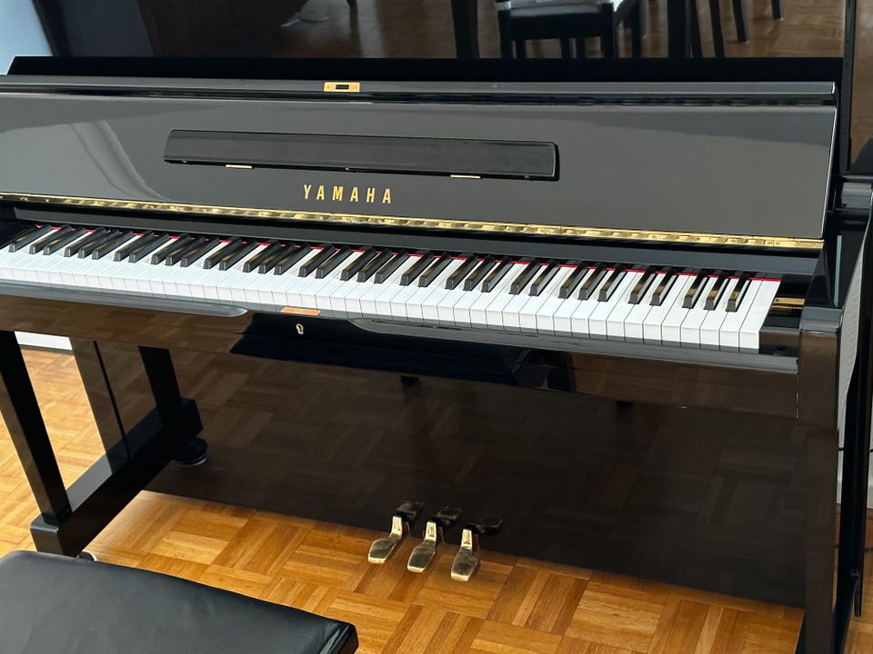 Yamaha Klavier U1 Made in Japan in 1979 in Bonn