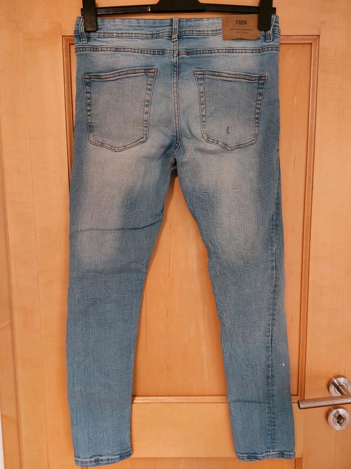 Jeans FSBN 31/32 in Lengdorf