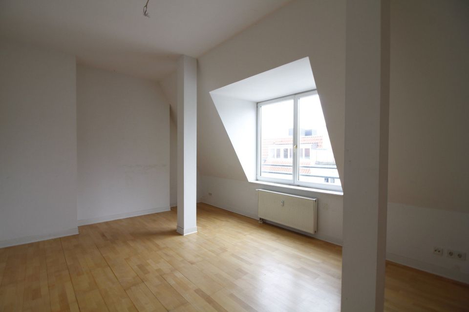 Dachgeschosswohnung mitten in Friedrichshain! in Berlin