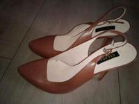 ESCADA Plateau Pumps Gr. 41 Bayern - Prien Vorschau
