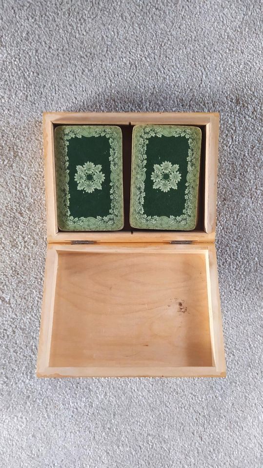 Holzkiste mit Rommékarten, Kartenspiel Vintage DDR VEB Ostalgie in Leipzig