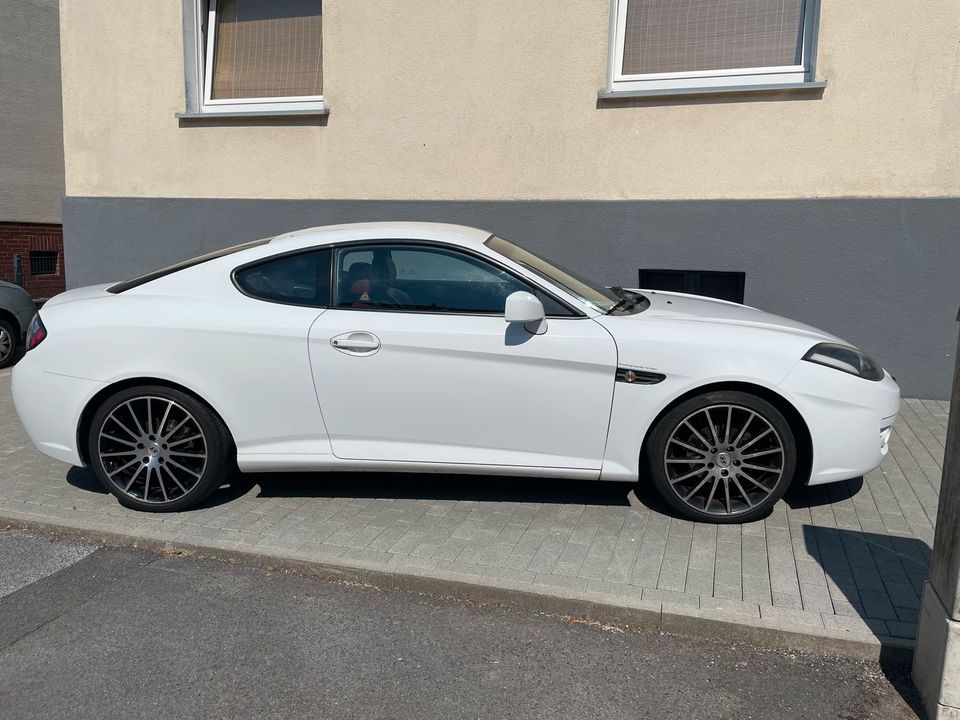 Angemeldet Hyundai,Coupe 2,0, 1 Vorbesitzer,TÜV 2026 in Witten