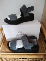 LOFINA SANDALEN**NEU**GR. 39/39,5 ECHT LEDER GRAU TAUPE OVP Niedersachsen - Bad Bevensen Vorschau
