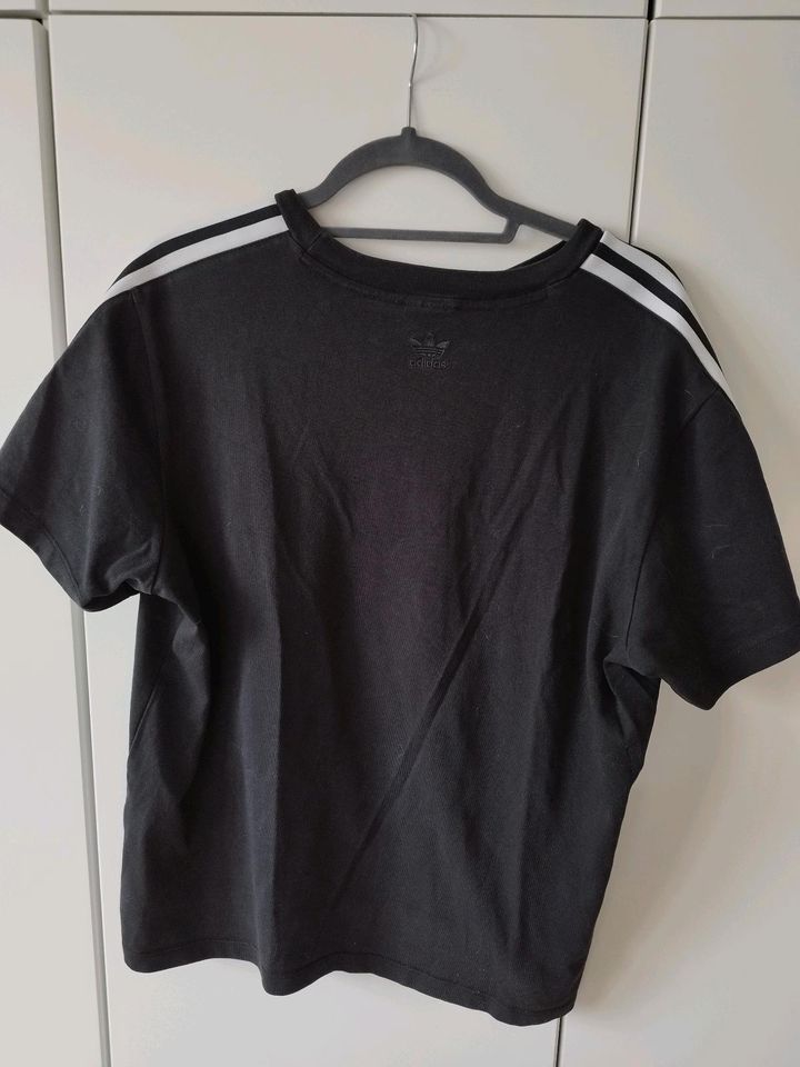 T-Shirt von Adidas in Waren (Müritz)