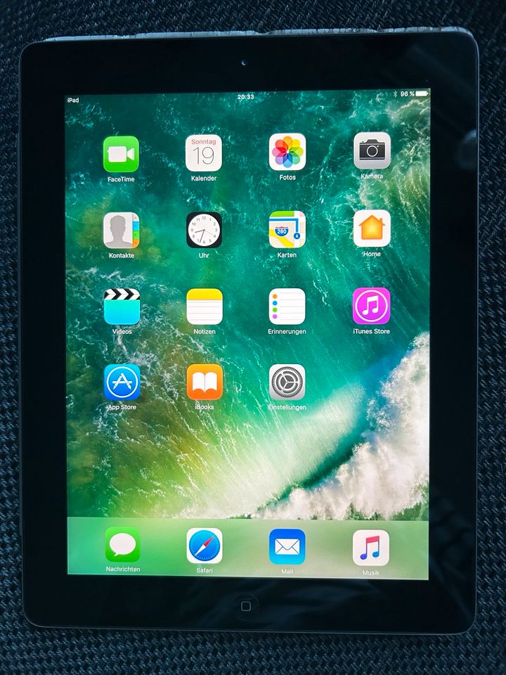 Apple iPad 4. Gen (A1458) WiFi in Stuttgart