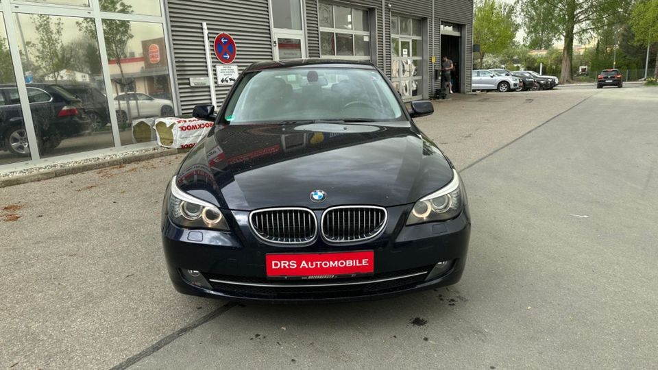BMW Touring 530d xDrive/Leder/Navi/BiXenon/Pano in Rosenheim