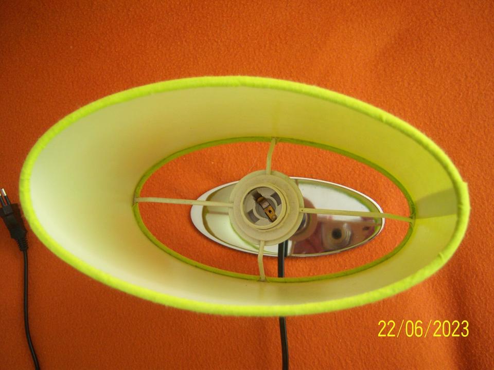 Lampe, Tischlampe,  grüner,ovaler  Schirm, 25cm hoch, Schalter in Hamburg