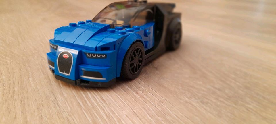 Lego Rennwagen in Grambin