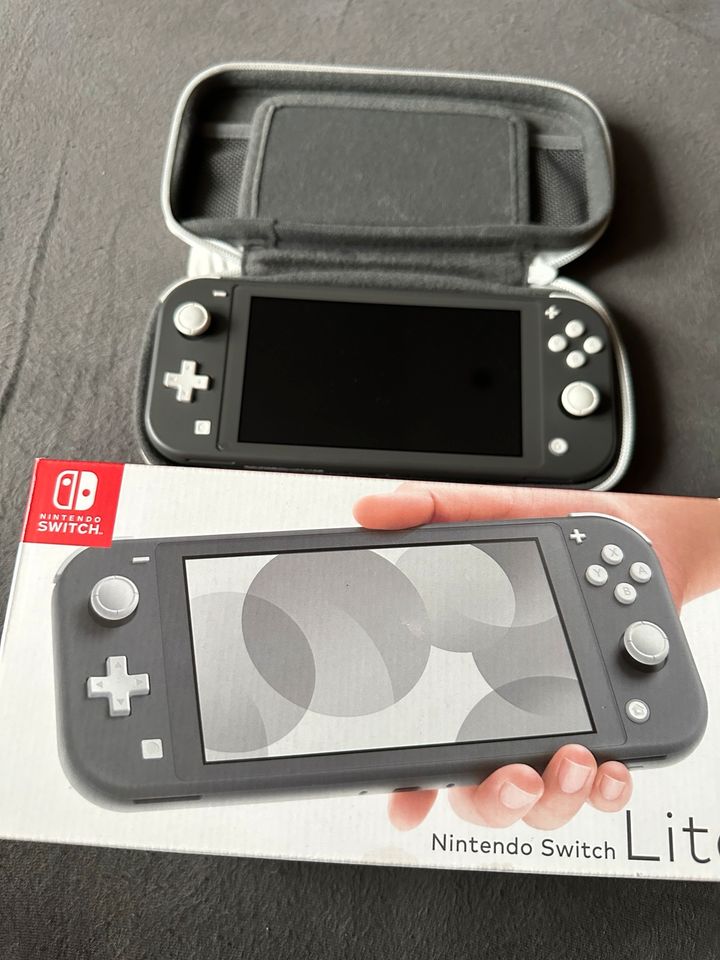 Nintendo Switch lite Grau mit Tasche in Minden