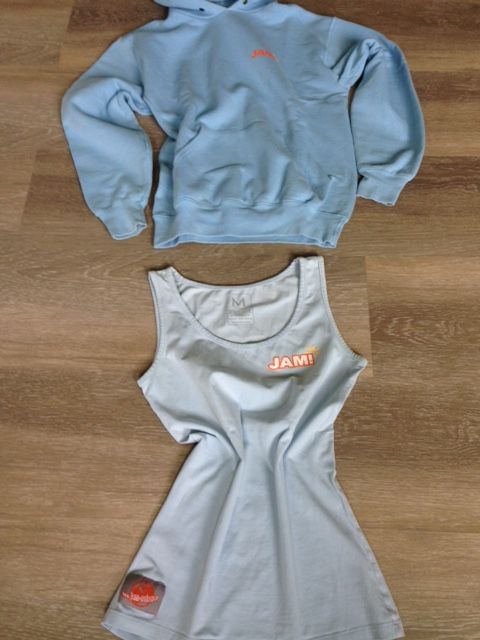 Kapuzenpulli Hoodie hellblau S incl. passendem Top 2-tlg in Beckingen