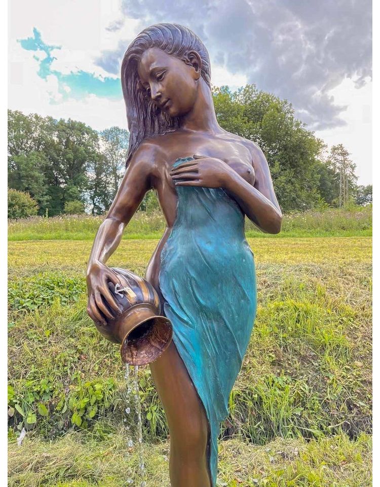 GRANDE FILOMENA – LEBENSGROSSE BRONZEFIGUR WASSERSPEIER in Wickede (Ruhr)