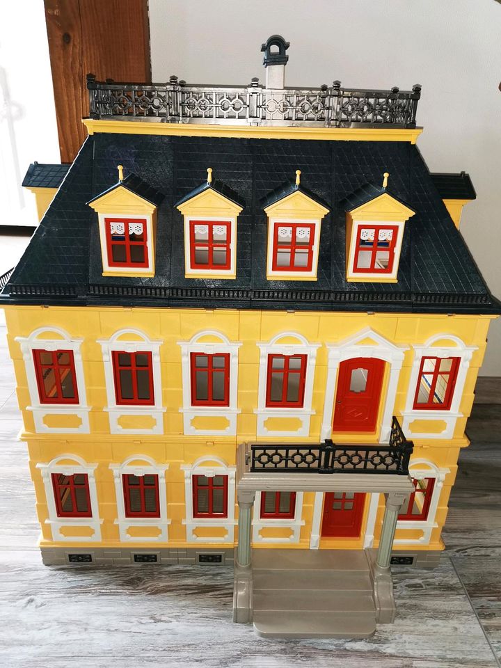 Playmobil Stadtvilla/ Puppenhaus plus Zubehör in Bahretal