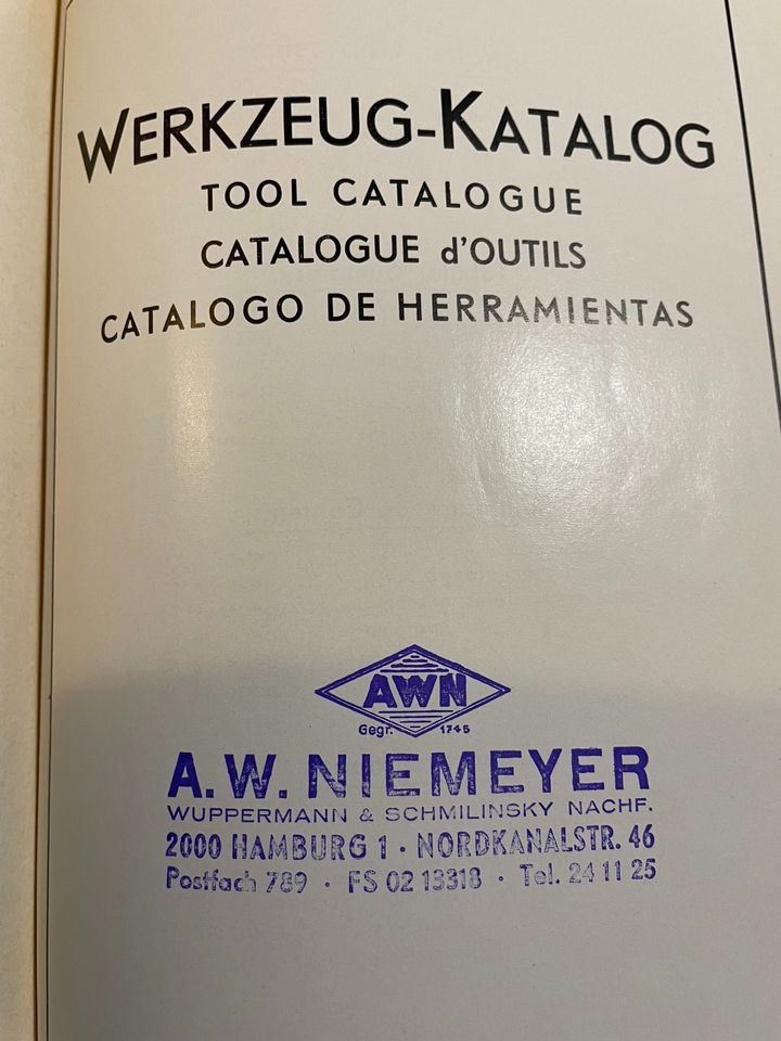 Katalog für Werkzeug, 230S., viersprachig , mit Lieferanten in Hamburg