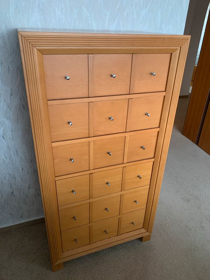 Highboard aus Buchenholz in Oberhausen-Rheinhausen