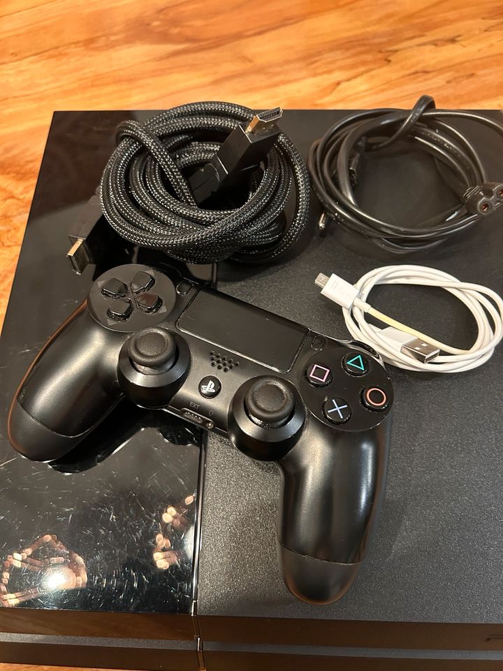 Sony PlayStation PS4 500 GB inkl. Dualshock 4 Controller + Kabel in Delitzsch
