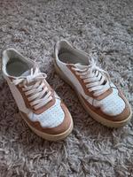 Hallhuber Turnschuhe Beige Größe 37 Hessen - Kassel Vorschau