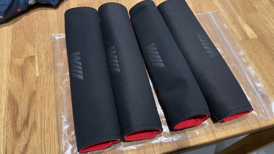 BMW M sport logo seat belt pads (4 pieces) in Hamburg