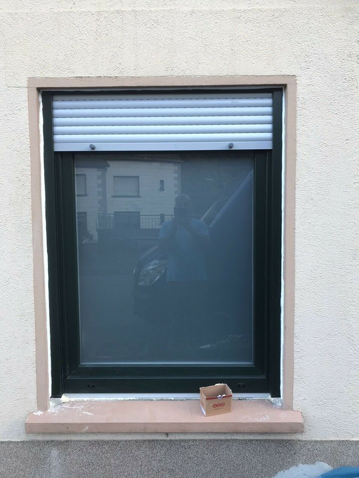 Fensterbau , Kunststoff Fenster mit Rollladen in Mudersbach