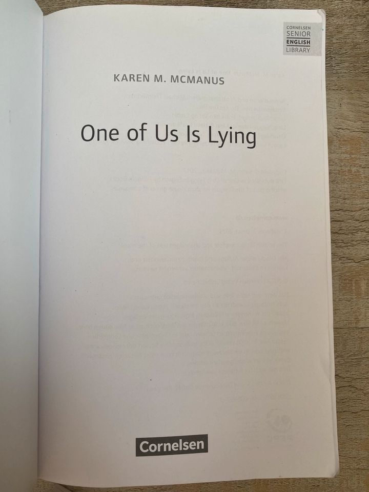 One of Us Is Lying von Karen M. MCMANUS in Velbert