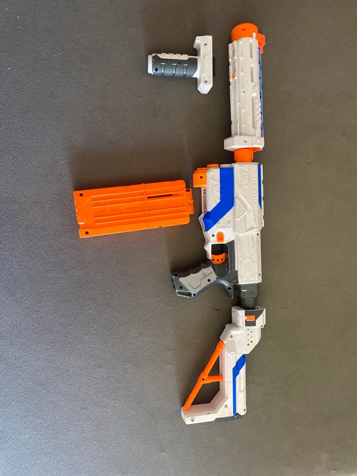 Nerf Blaster  zu verkaufen in Falkenberg/Elster