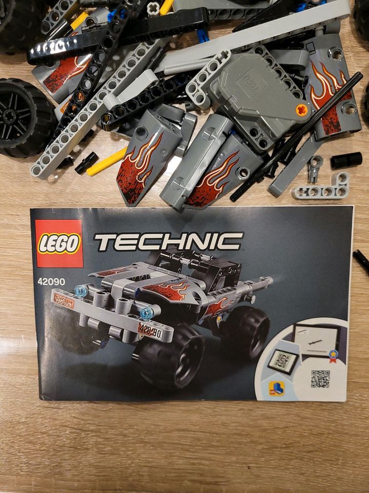 Lego Technic 42090 in Elsenfeld