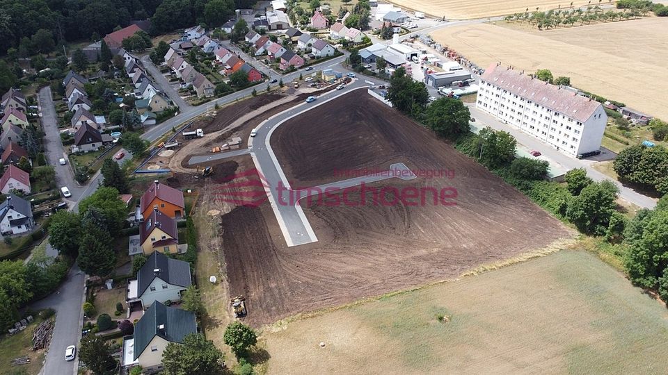 Aufgepasst Herbstrabatt ** Voll erschlossen - bauträgerfreie Grundstücke in Schkölen zu VERKAUFEN! in Schkölen