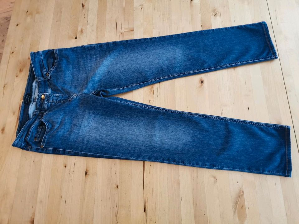 Gerry Weber Strechjeans Gr. 38 kurz. Edition Fit. Best4me Roxeri in Philippsburg