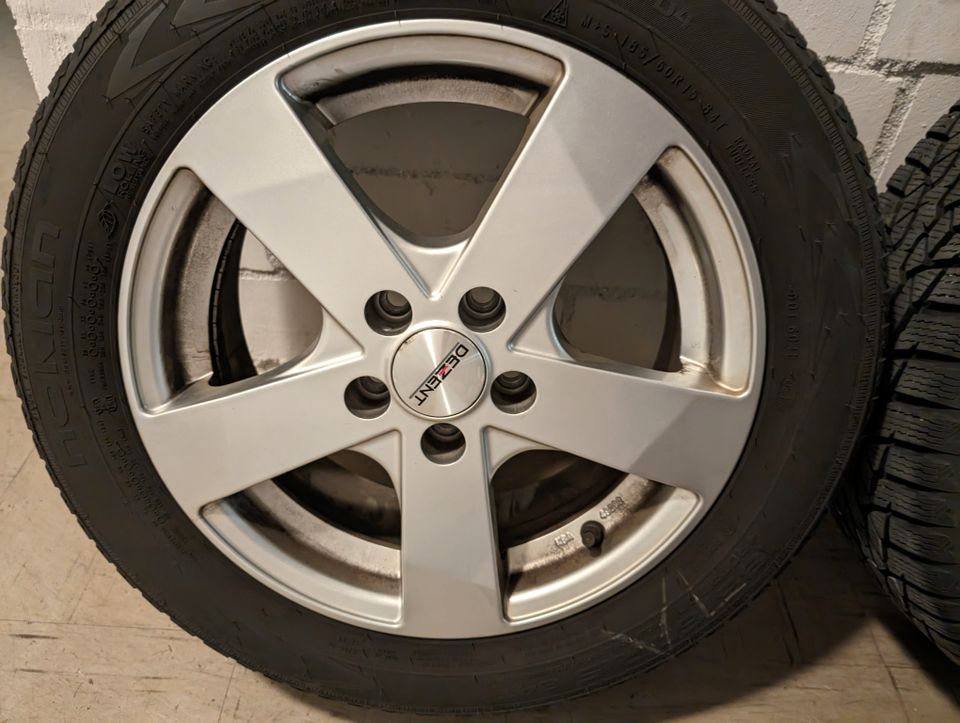 4x Winterkompletträder Alu Dezent TD 185/60/R15 Nokian D4 6Jx15 in Rellingen