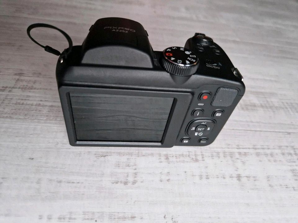 neuwertig, Kamera Kodak PIXPRO AZ252 , Digitalkamera in Pössneck