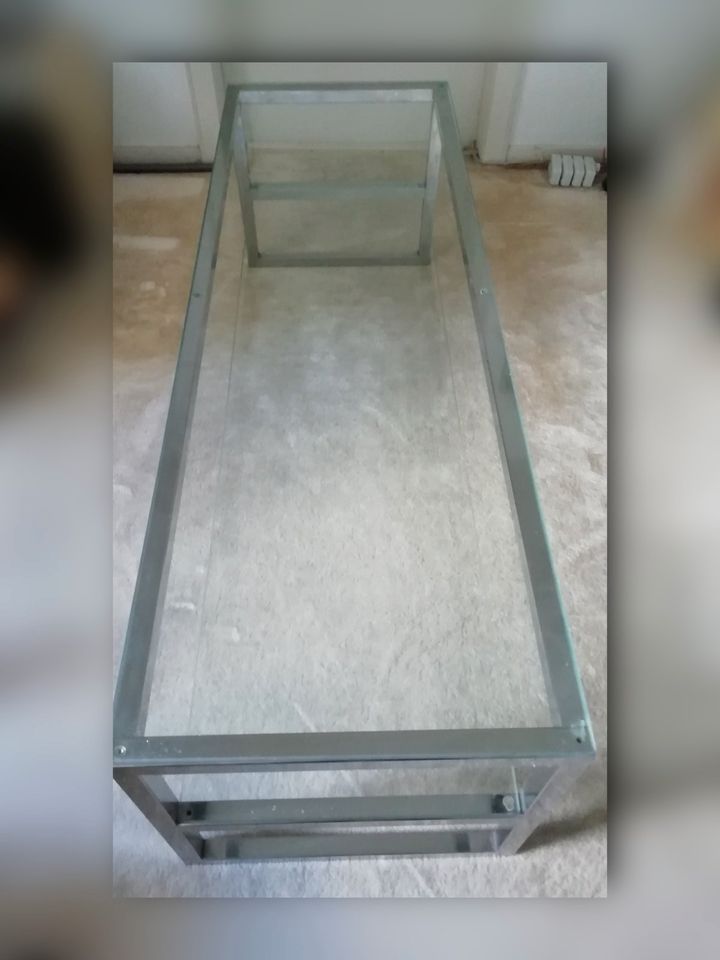 Wohnzimmer Couchtisch Gestell Metall 2 Glasplatten 150cm ca breit in Recklinghausen