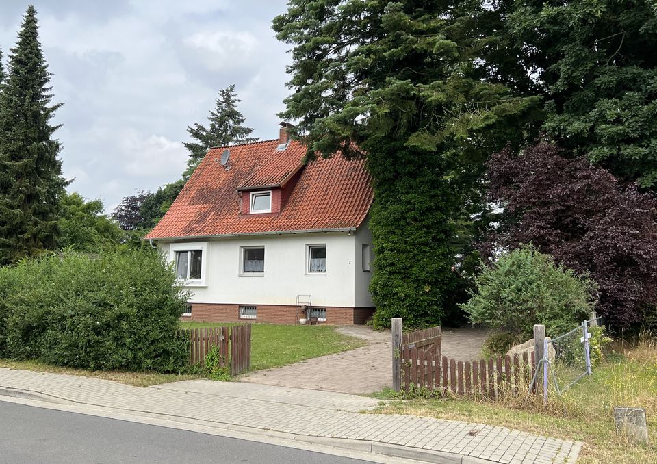 Suderburg-Räber...  Einfamilienhaus mit großem Grundstück in Ortsrandlage in Suderburg