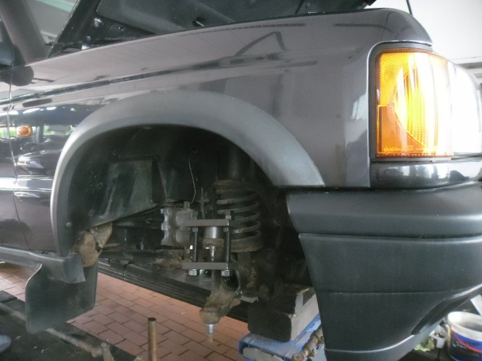 Land Rover Range Rover Werkstatt Inspektion Zahnriemen Bremse in Ursensollen