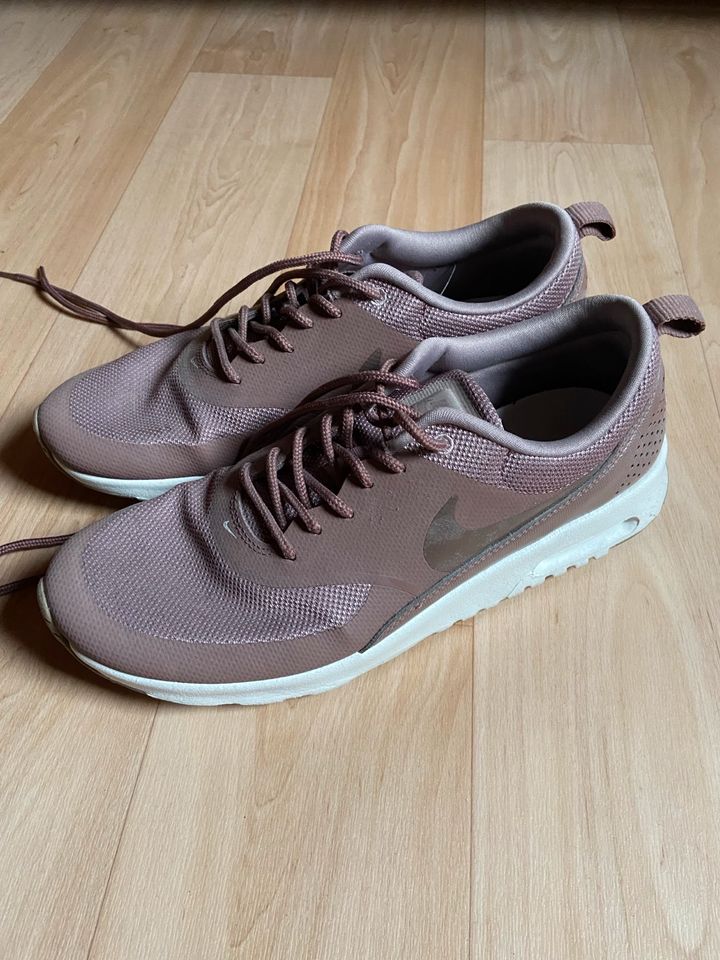 Nike Sneaker Größe 40,5 in Biedenkopf