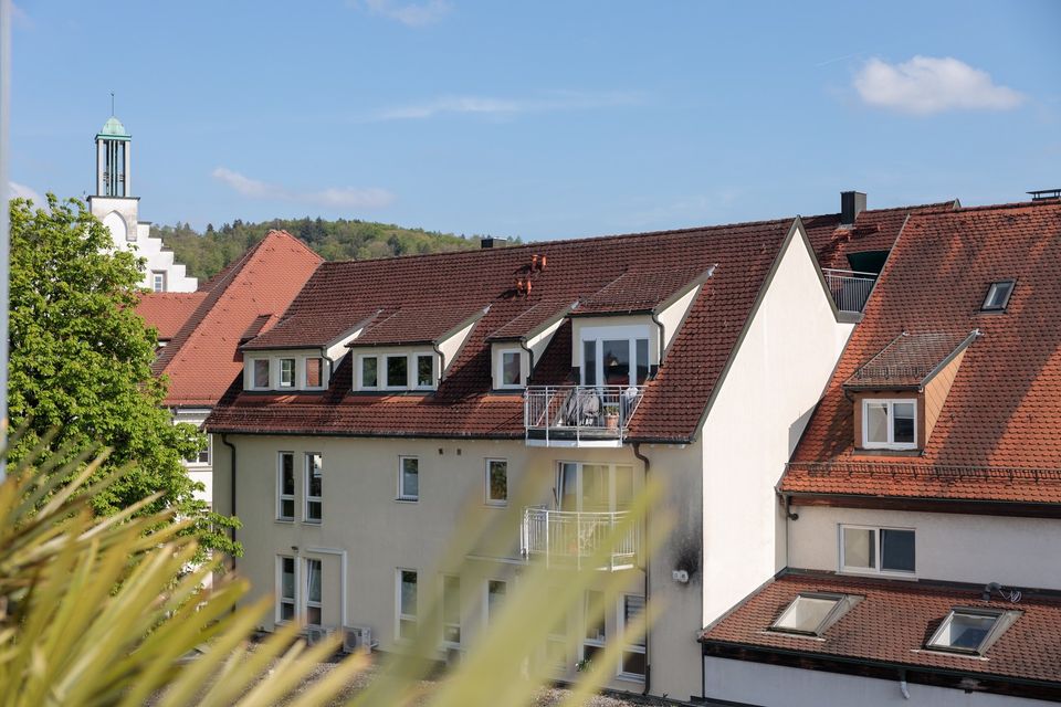 Helle grosszügige DG-Wohnung in Weingarten mit sehr guten Energiwerten. Zentral mit Basilikablick. in Weingarten