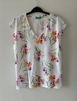 Benetton T Shirt - weiß mit Blumen - Muster -angeschnittene Ärmel Bonn - Bonn-Zentrum Vorschau