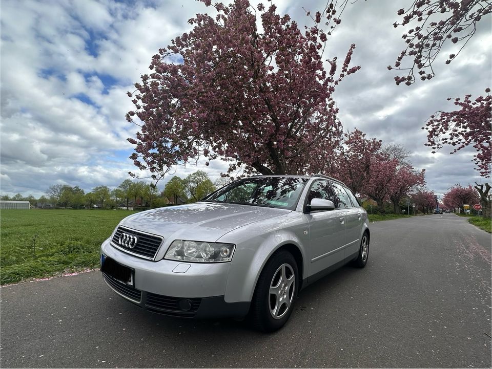 Audi A4 Avant Automatik Silber Gasanlage LPG Kombi in Nettetal