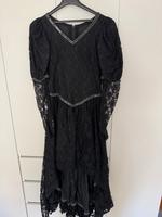 Schwarzes Spitzenabendkleid Unikat vorne kurz hinten lang Niedersachsen - Verden Vorschau