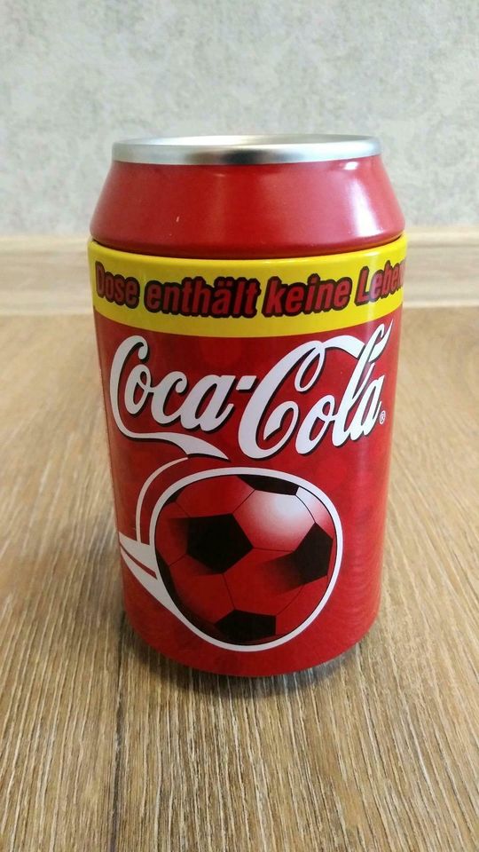 Coca Cola Sammeldose Mini Fußball in Ichstedt