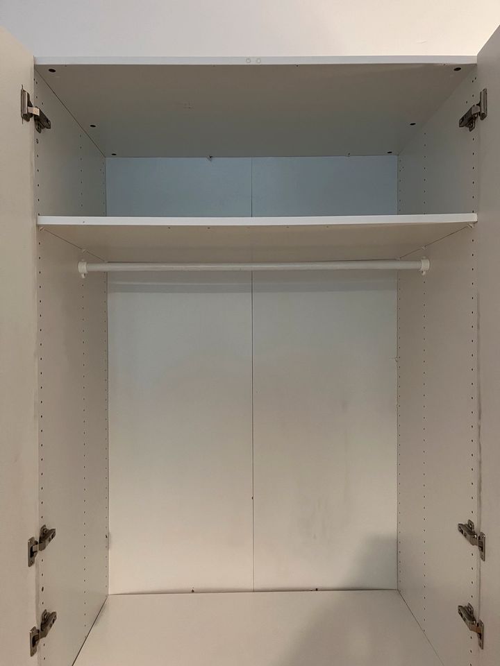 Ikea Pax Schrank Kleiderschrank 1,5mx 2,36m OHNE Türen in Köln