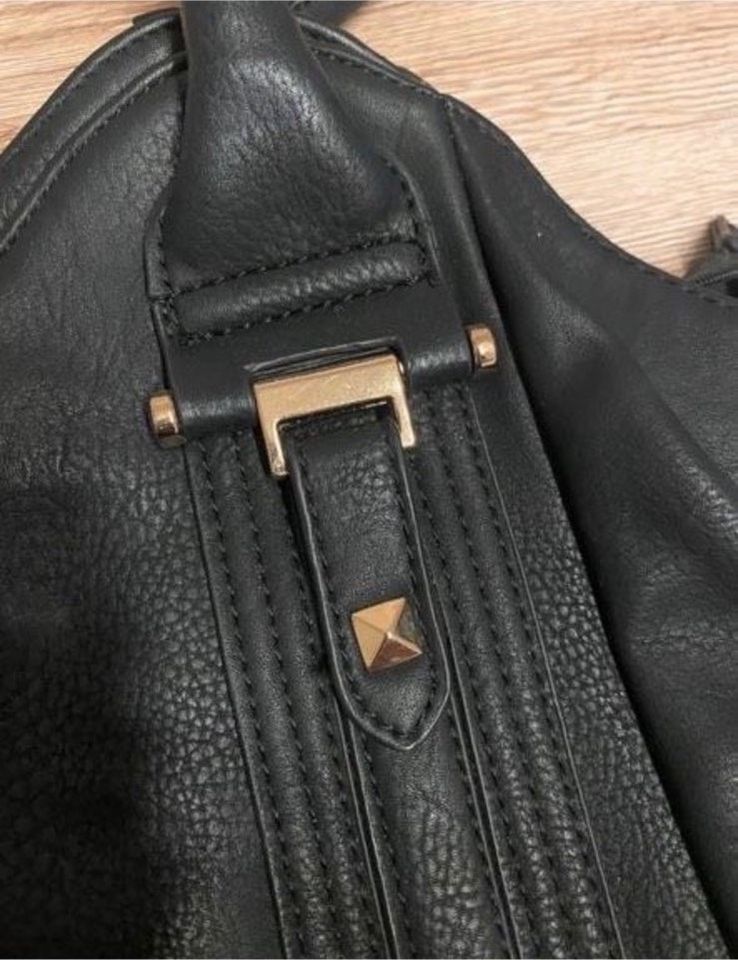 Damen Handtasche NEU in Düsseldorf