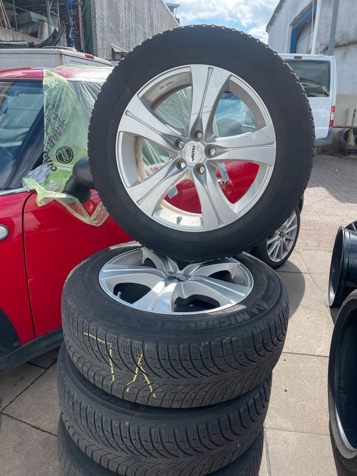 Satz Felgen 18 Zoll plus Reifen Satz Michelin 235/60 R18 in Hamburg