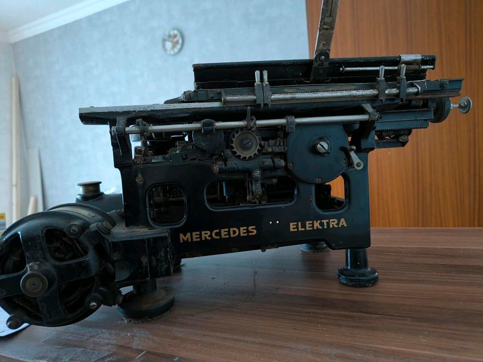 Schreibmaschine Mercedes benz in Osterspai