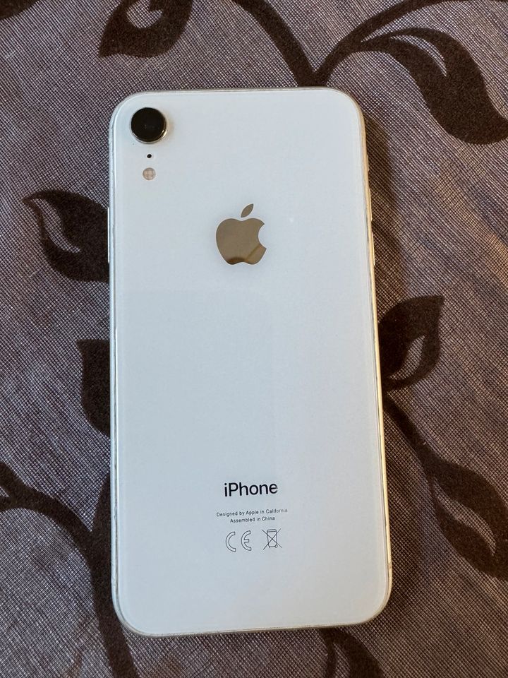 I Phone XR , 128 GB in Neumünster