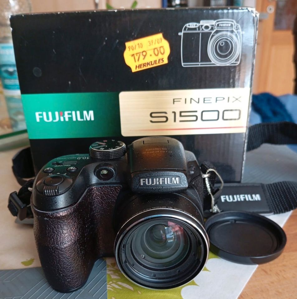 Fujifilm S1500 in Essen