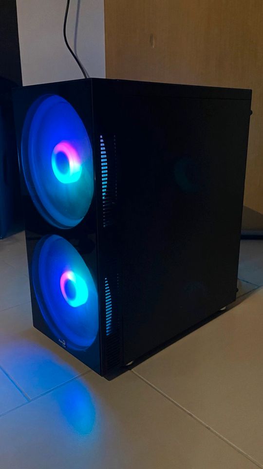 RGB Gaming PC / Setup Intel Core i7 9700K, GeForce RTX 2060 Super in Crailsheim