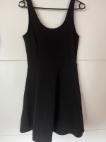 Kleid S 36 schwarz H&M Sommer Sommerkleid Mini gerippt luftig Bayern - Wolnzach Vorschau