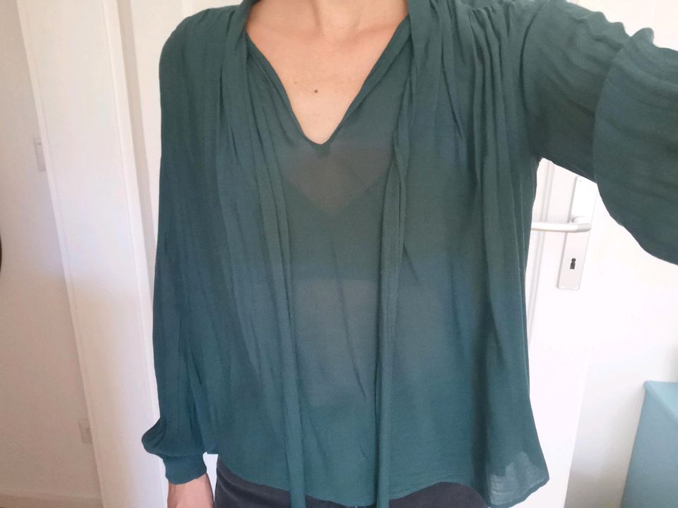 Tannengrün Bluse mit Schluppe in XS/34 in München