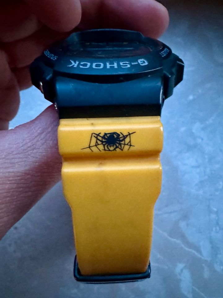 G-Shock gebraucht gelb/schwarz Spider in Düsseldorf