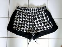 Amisu Shorts kurze Hose Gr. 34 XS schwarz weiß Dortmund - Wellinghofen Vorschau